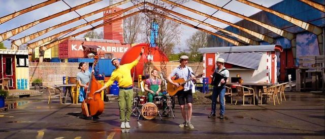 Alfon Oekie live bij Hal25