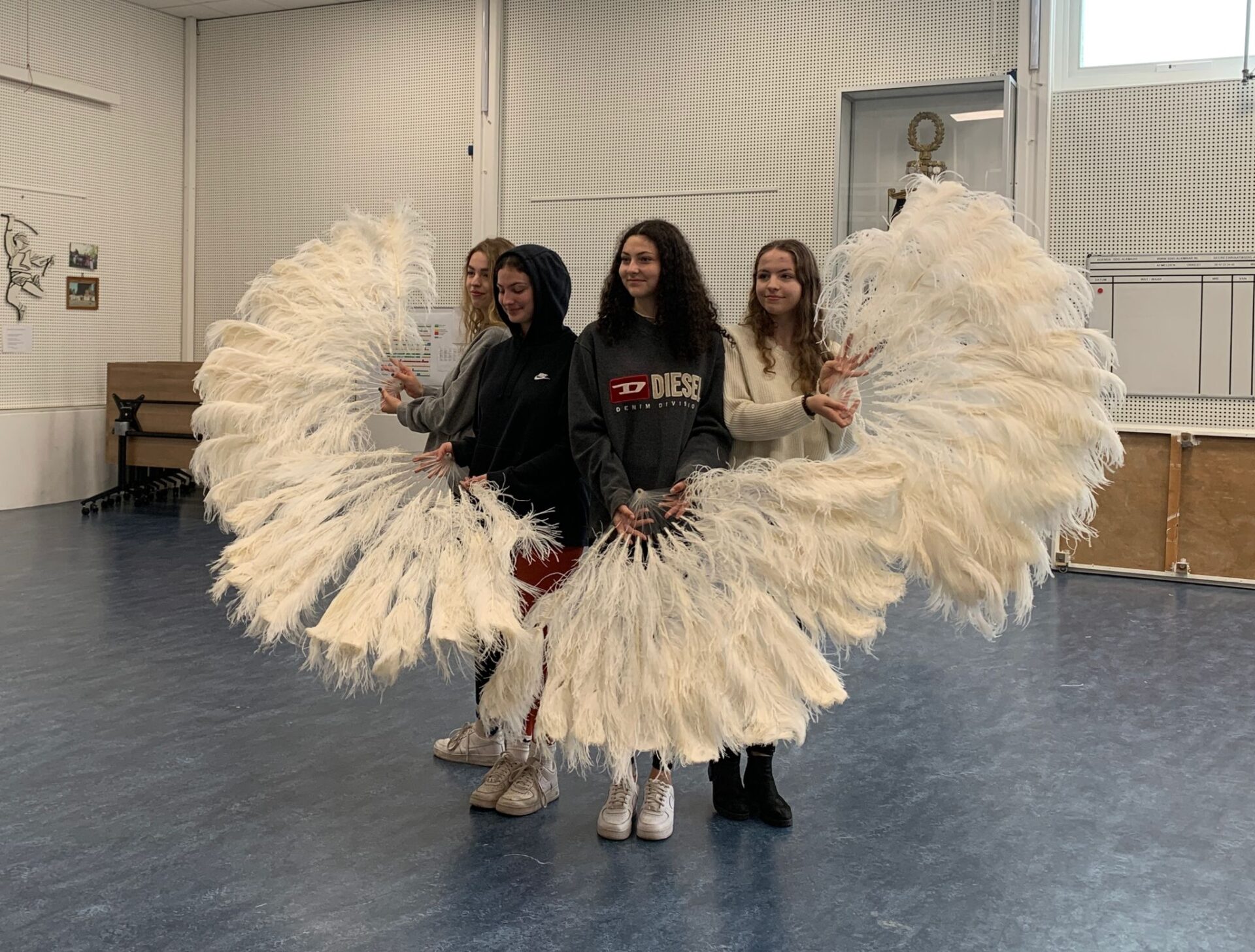 Oberon Theaterproducties speelt 'Een Revue voor U'