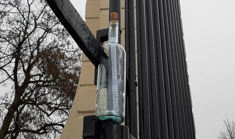 Waar staat het flesje?