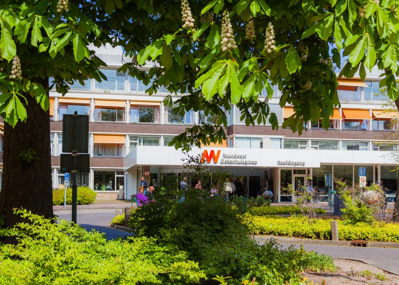 Ziekenhuispersoneel blokkeert rotonde voor beter cao