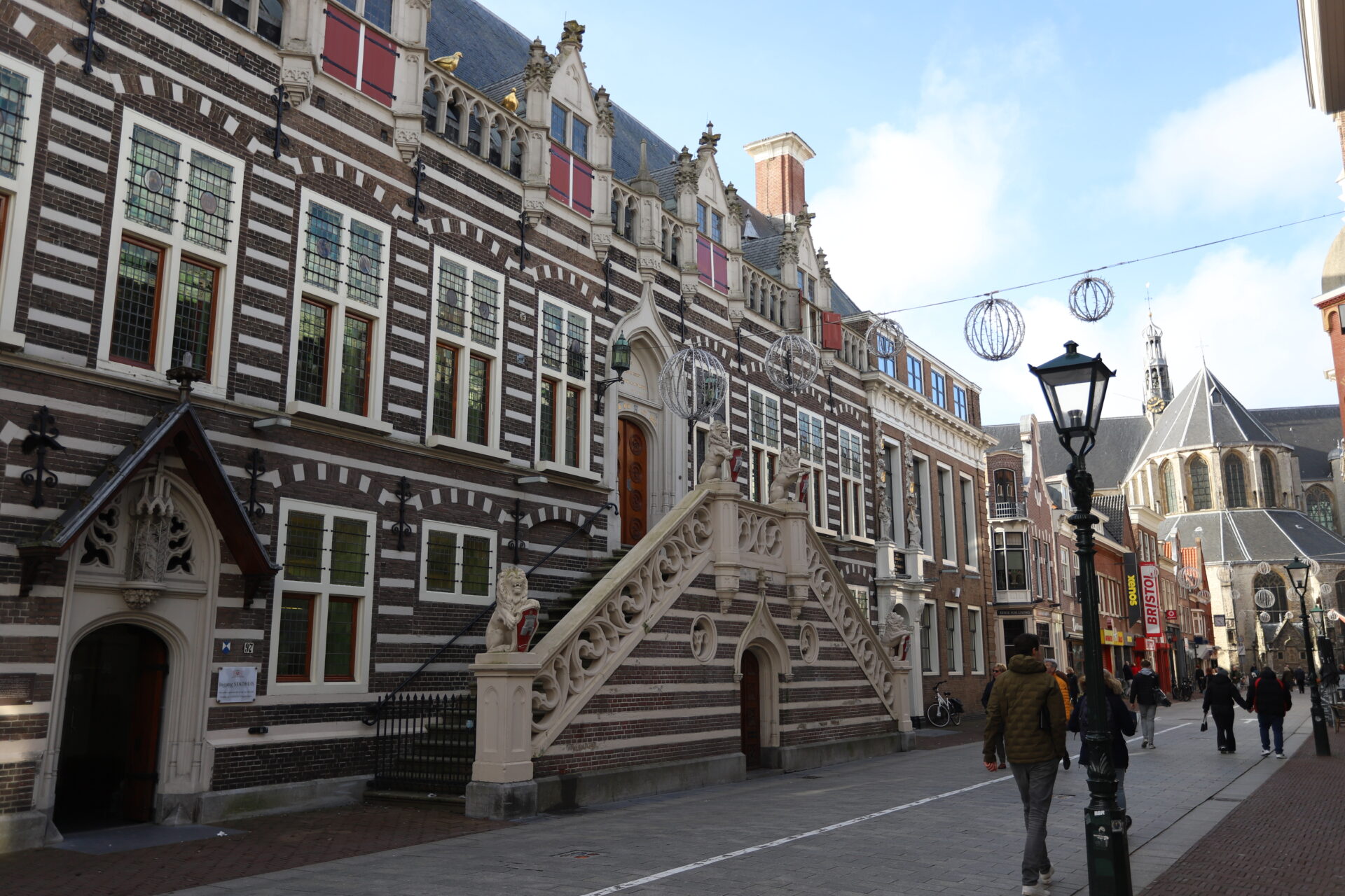 Jaarrekening gemeente Alkmaar sluit 2021 positief af