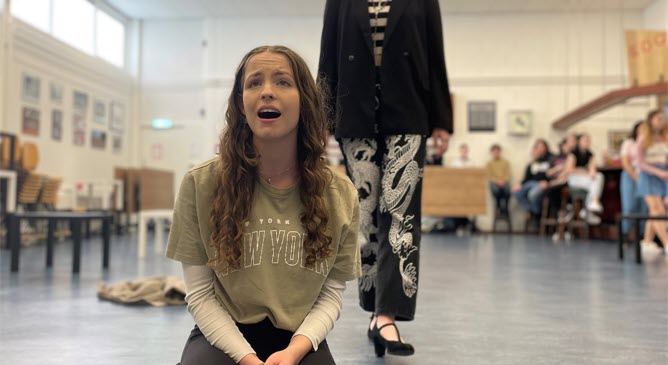 Oberon speelt: Carrie