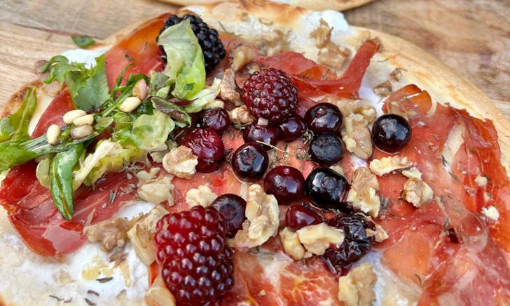 Wrap-pizza met geitenkaas