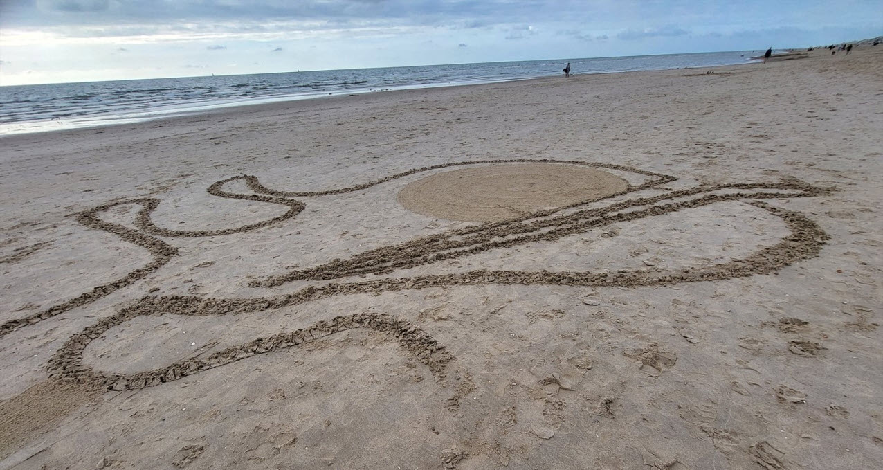 Wandel mee met ‘s werelds grootste strandtekening ooit