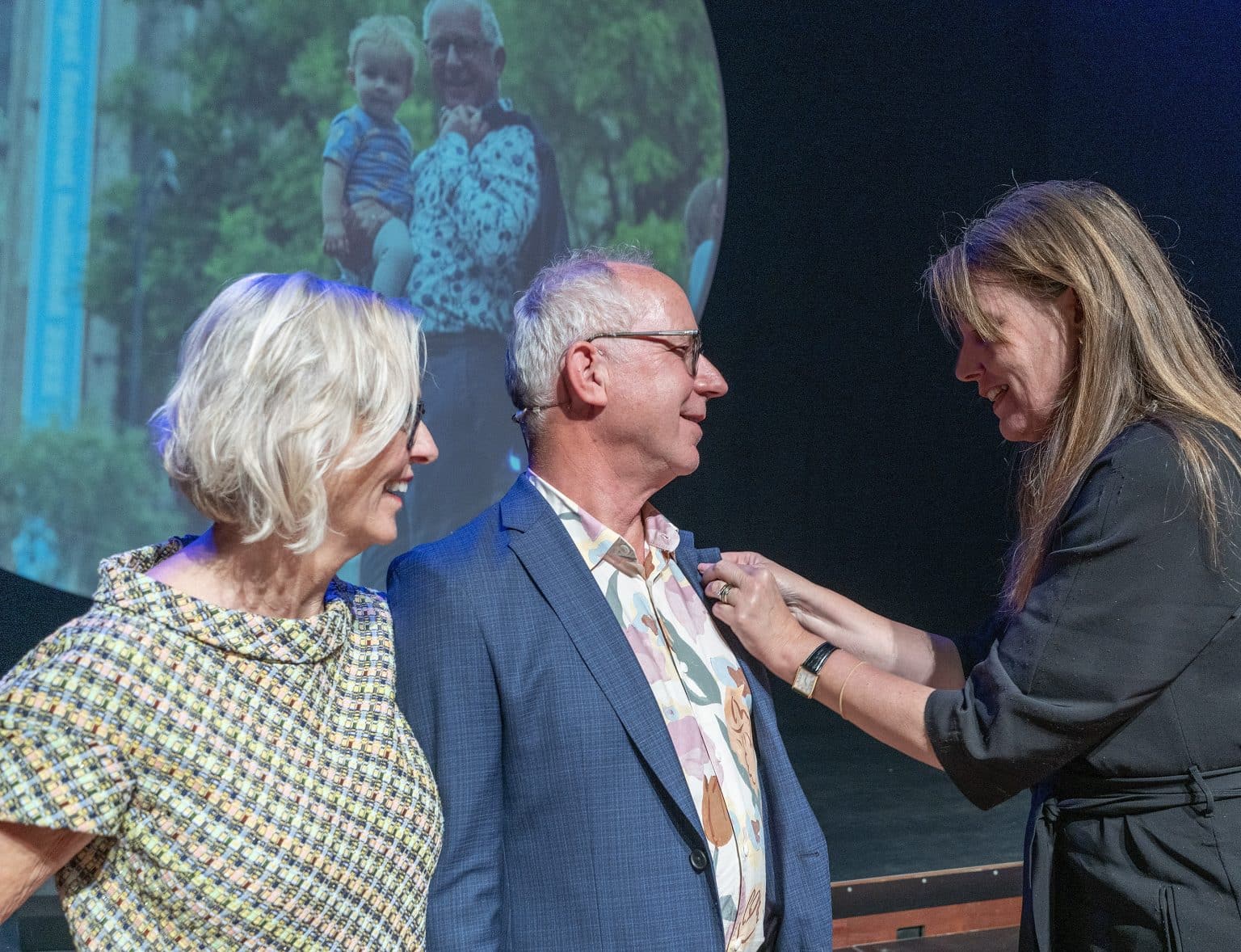 Ere-insigne in goud voor P.C. (Peter) Blaauboer