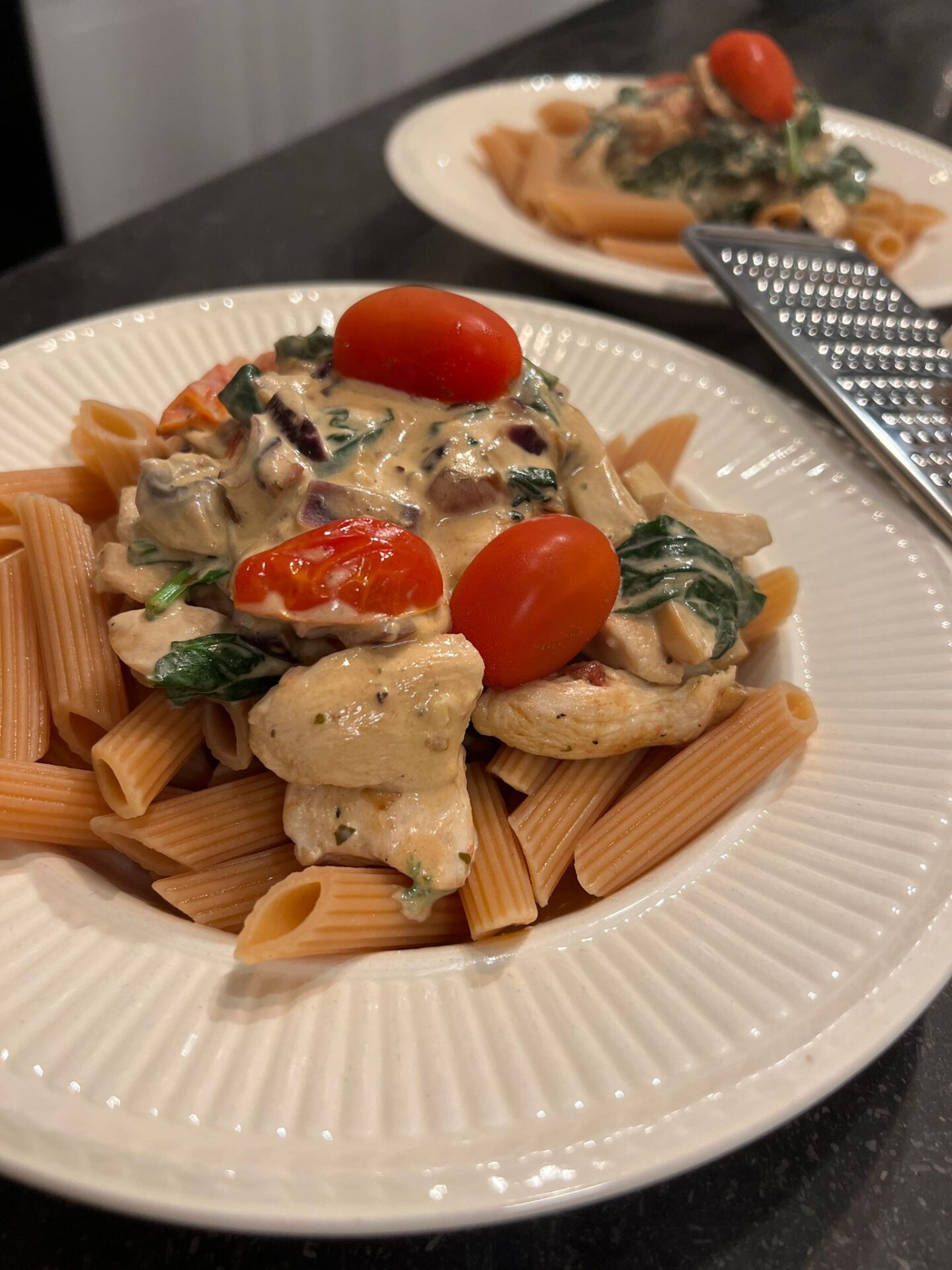 Pasta met kip in romige saus