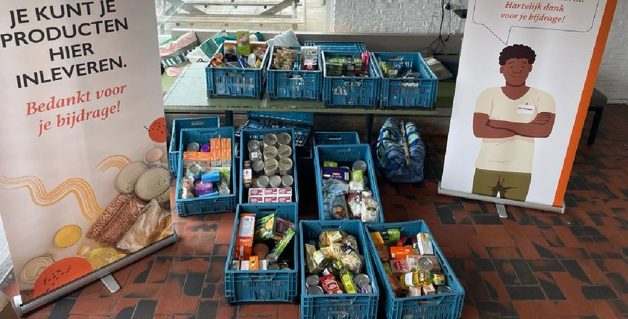Inzamelingsactie Voedselbank bij hockeyclub AMHC groot succes