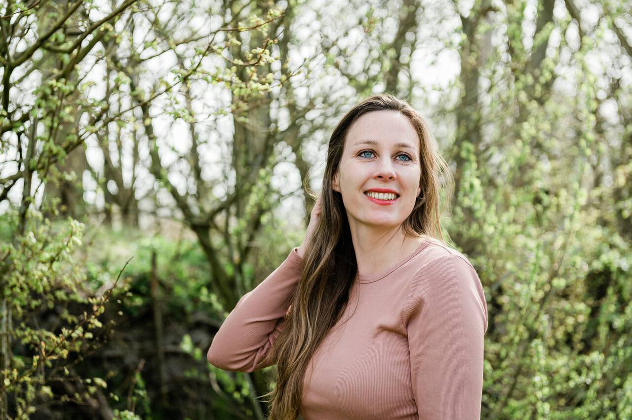 Duurzaam interieur ontwerper Iris van Asselt doet mee aan Wadlopen voor Water