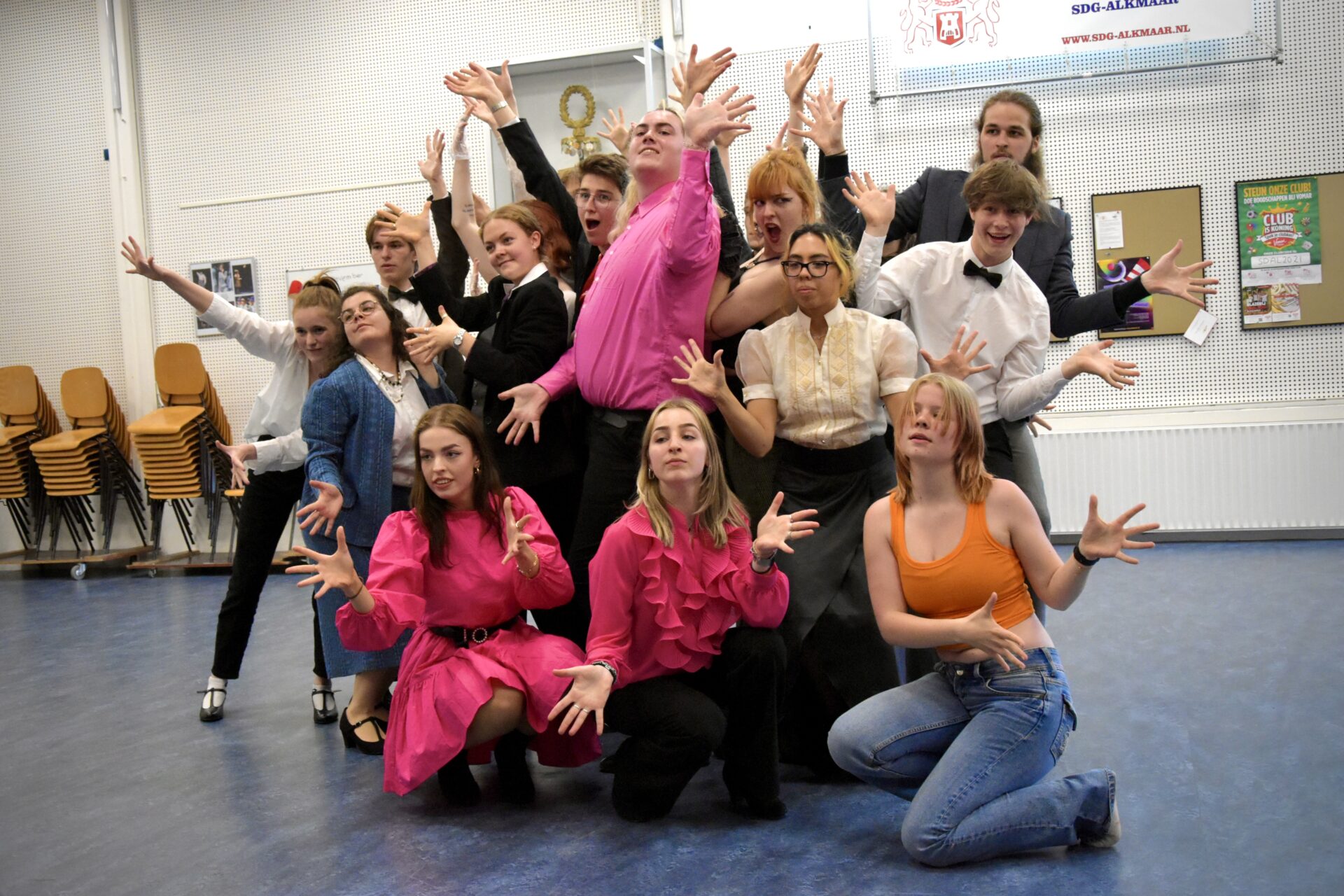 Oberon Theaterproducties brengt Een Revue voor U Bal masqué