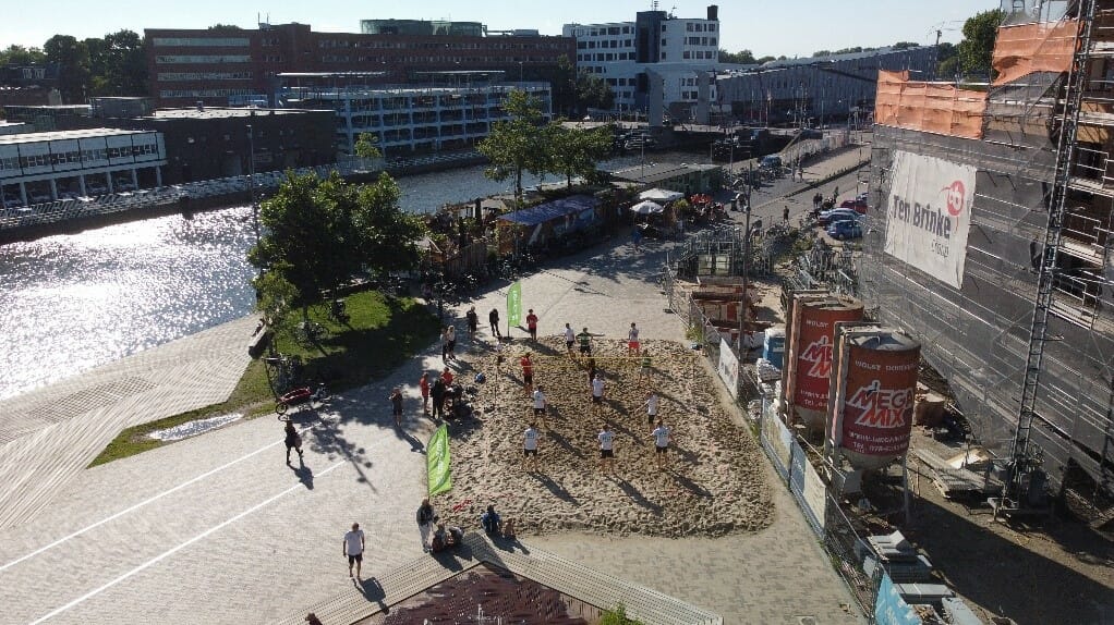 Zorg, bedrijven en vriendenteams volleyballen weer bij Ringers