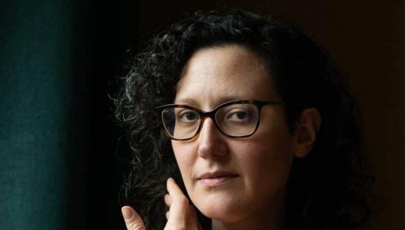 Lonneke van Heugten haar eerste optreden als stadsdichter