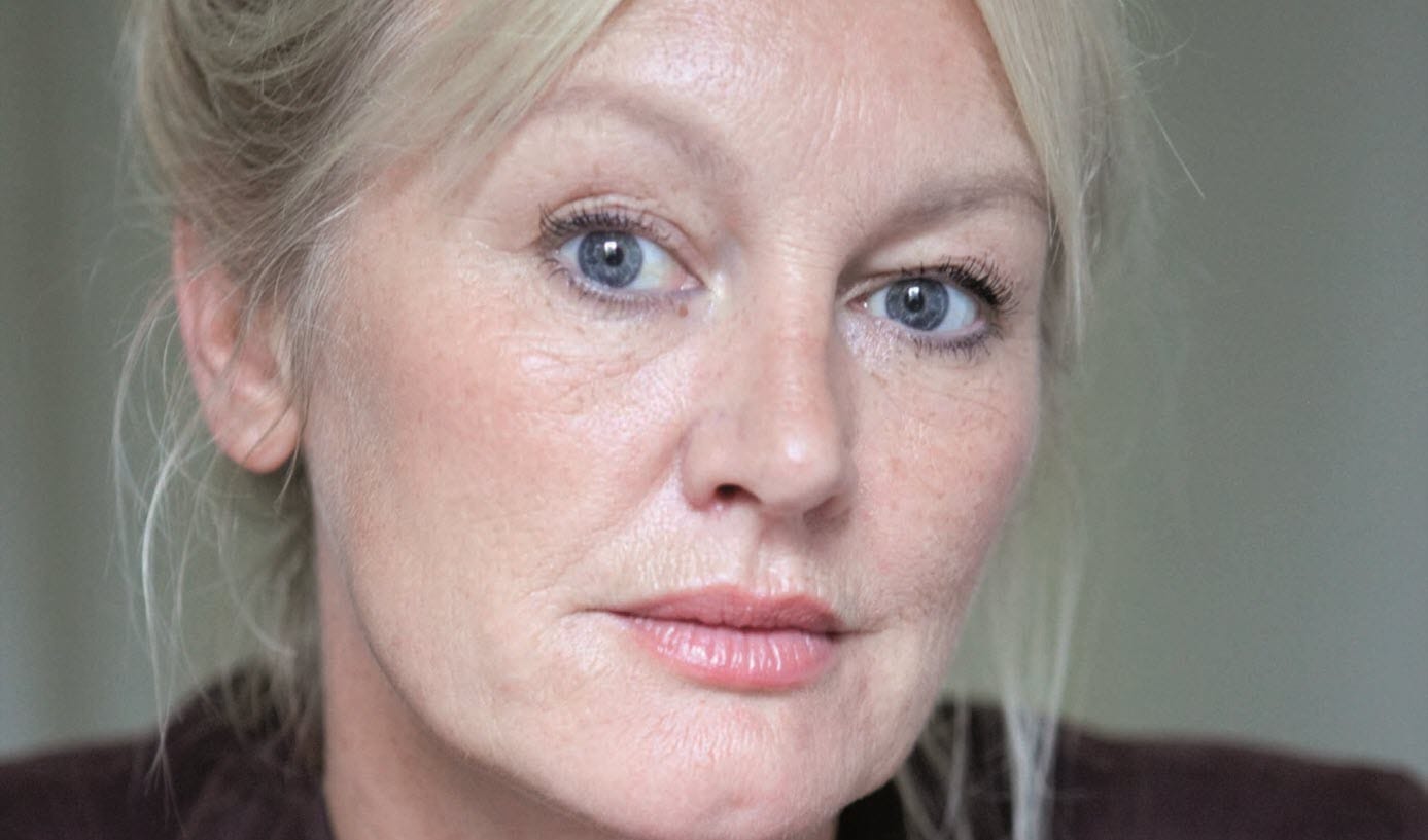 Schrijfster Joke Hermsen in de Alkenaer