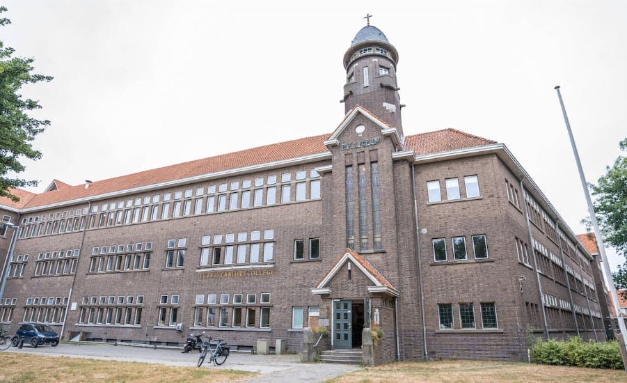 Posters ‘PCC hoogvliegers’ duiken op