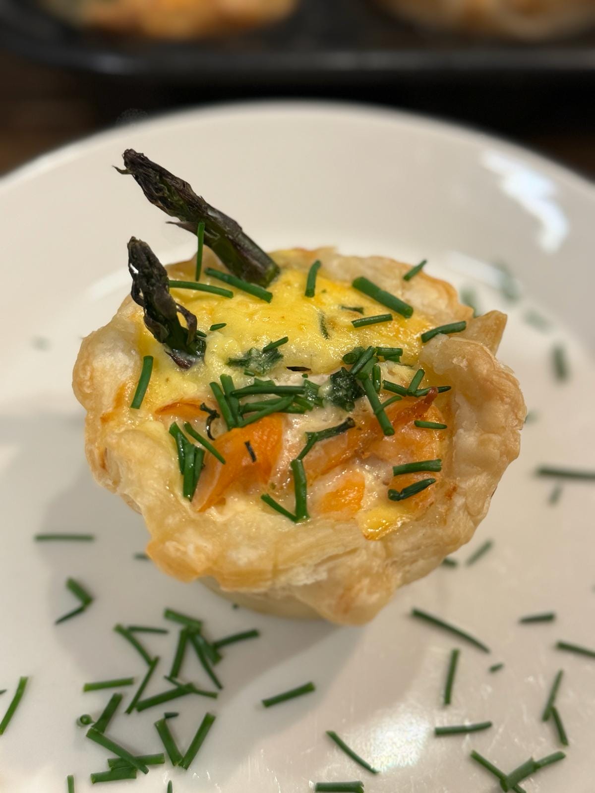 Mini quiches met zalm en asperges