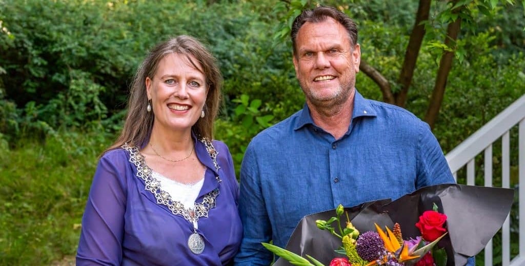 Ere-burgerschap voor vertrekkend AZ directeur Robert Eenhoorn