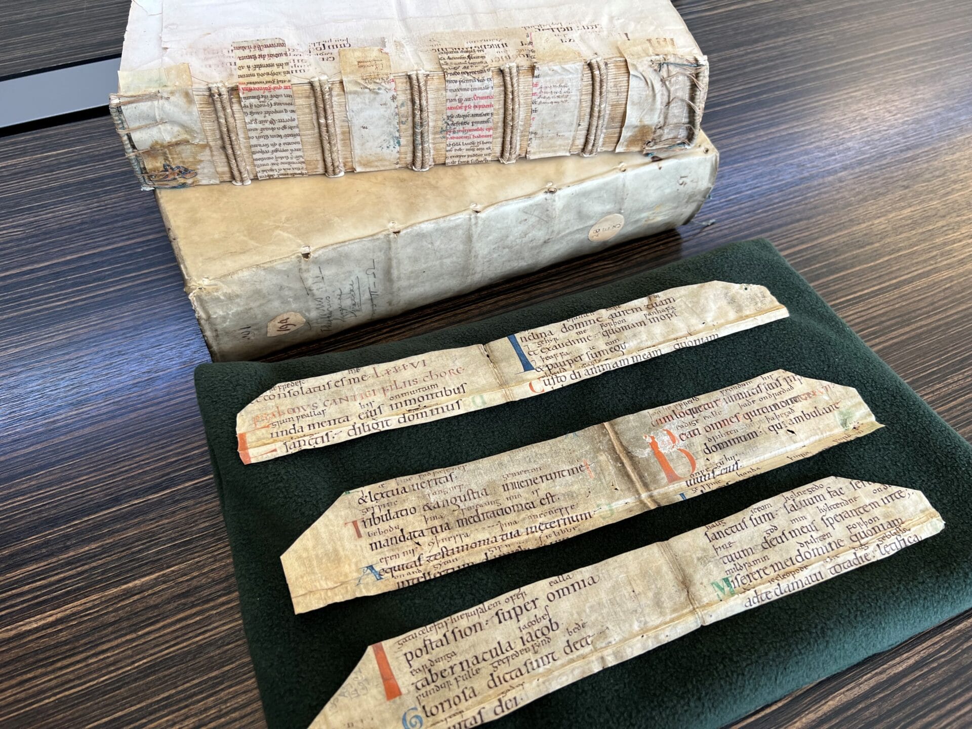 Perkamenten fragmenten na 400 jaar herenigd