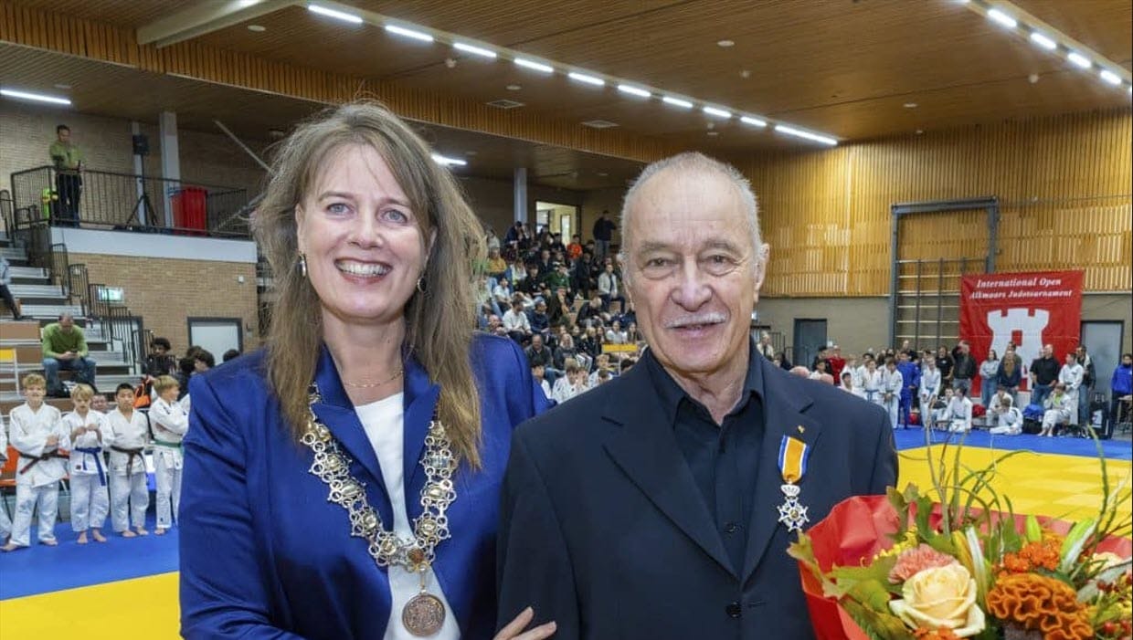Ton Huijberts: Ridder in de Orde van Oranje Nassau