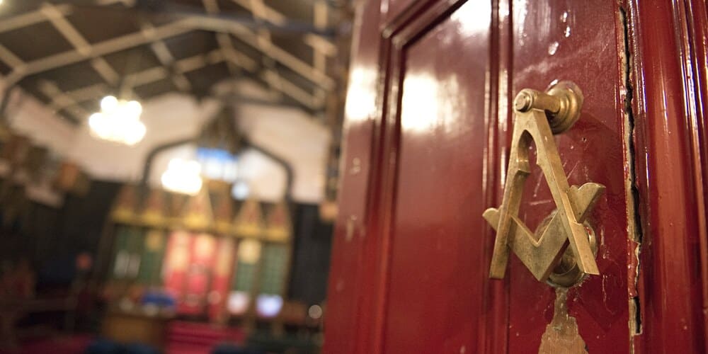 Flessenpost op bezoek bij de Vrijmetselaars van Alkmaar