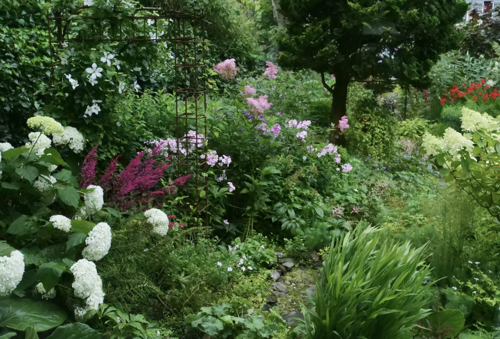 Unieke kijkjes achter de heg