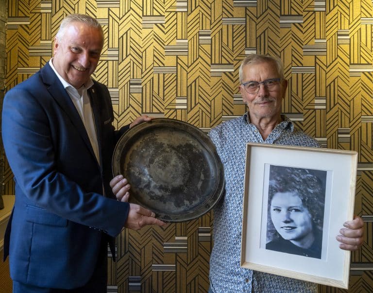 Grootste laatmiddeleeuwse tinnen schotel naar Alkmaar