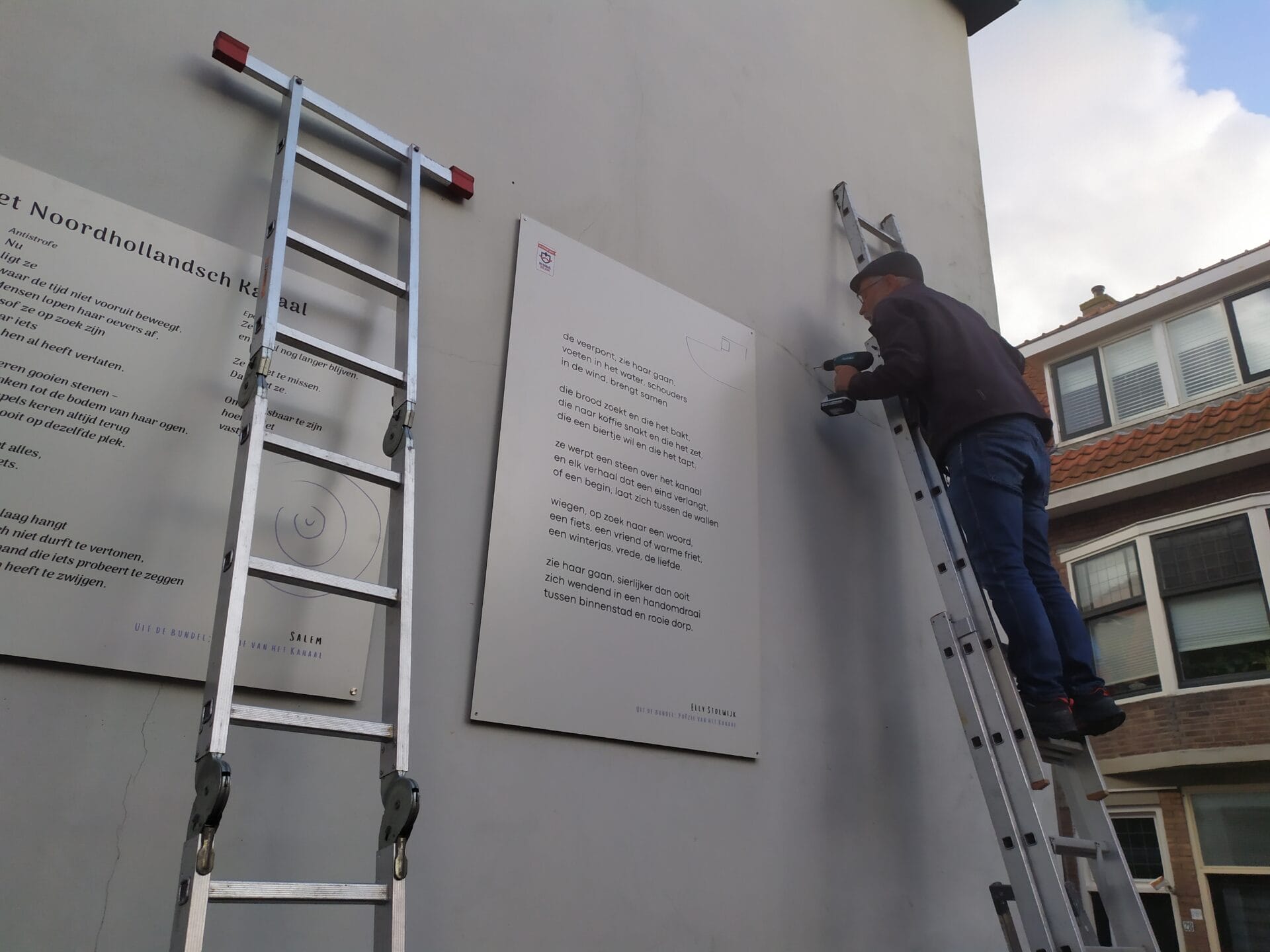 Muurgedichten langs het kanaal