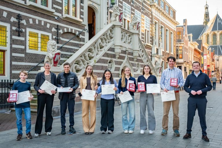 Alkmaarse sportkampioenen gehuldigd in het stadhuis