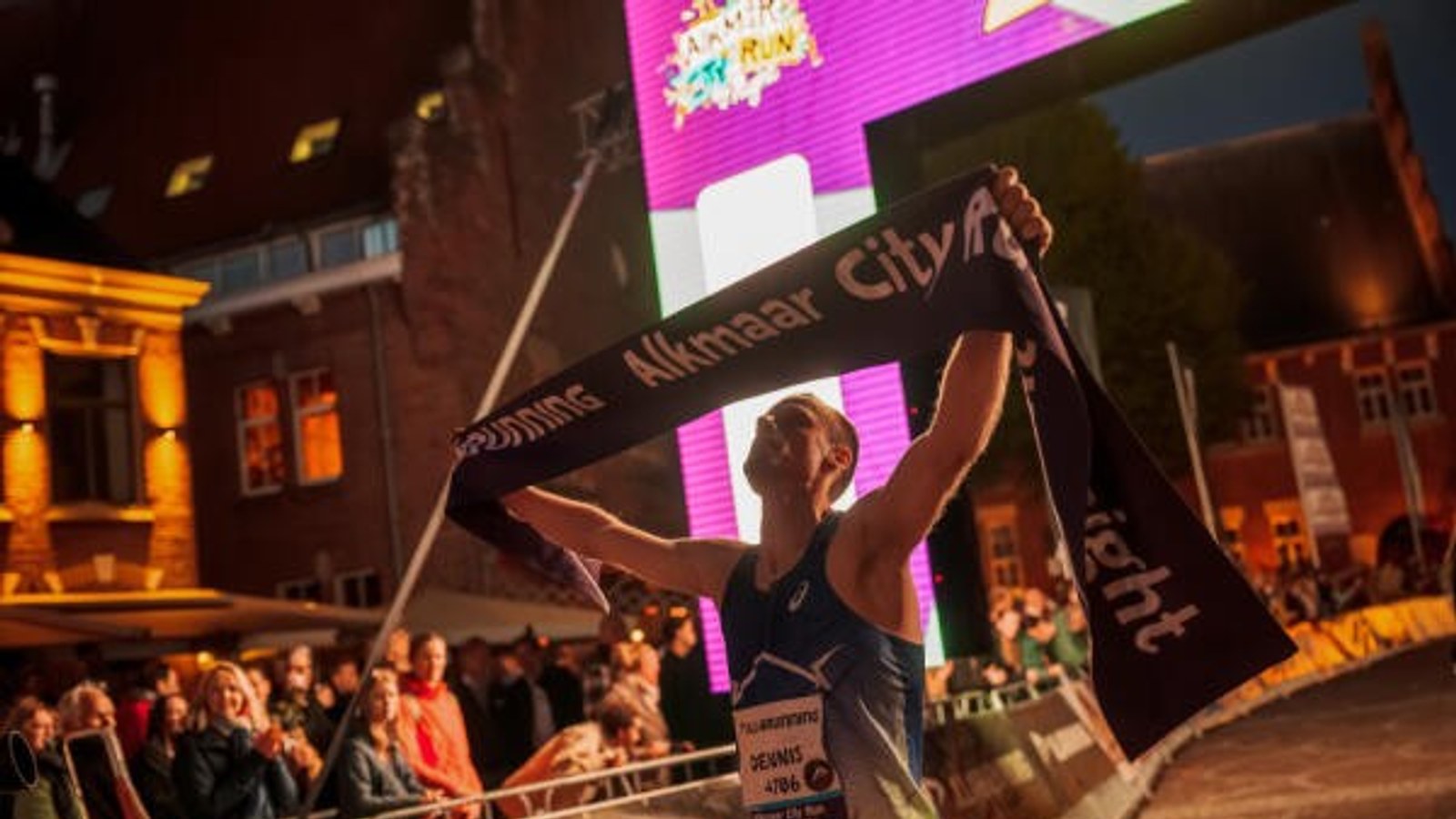 Alkmaar liep, feestte en danste