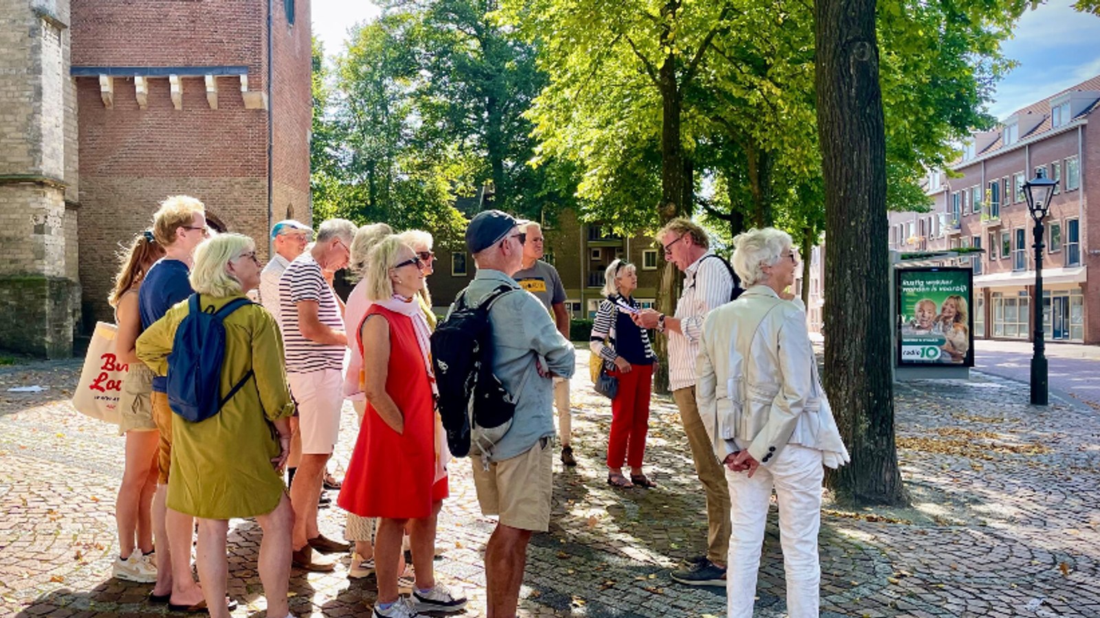 Gidsen onthullen geheimen van de Oosterhout