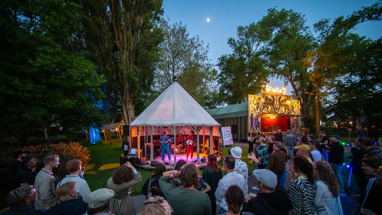 Vijf avonden dansen in het Victoriepark