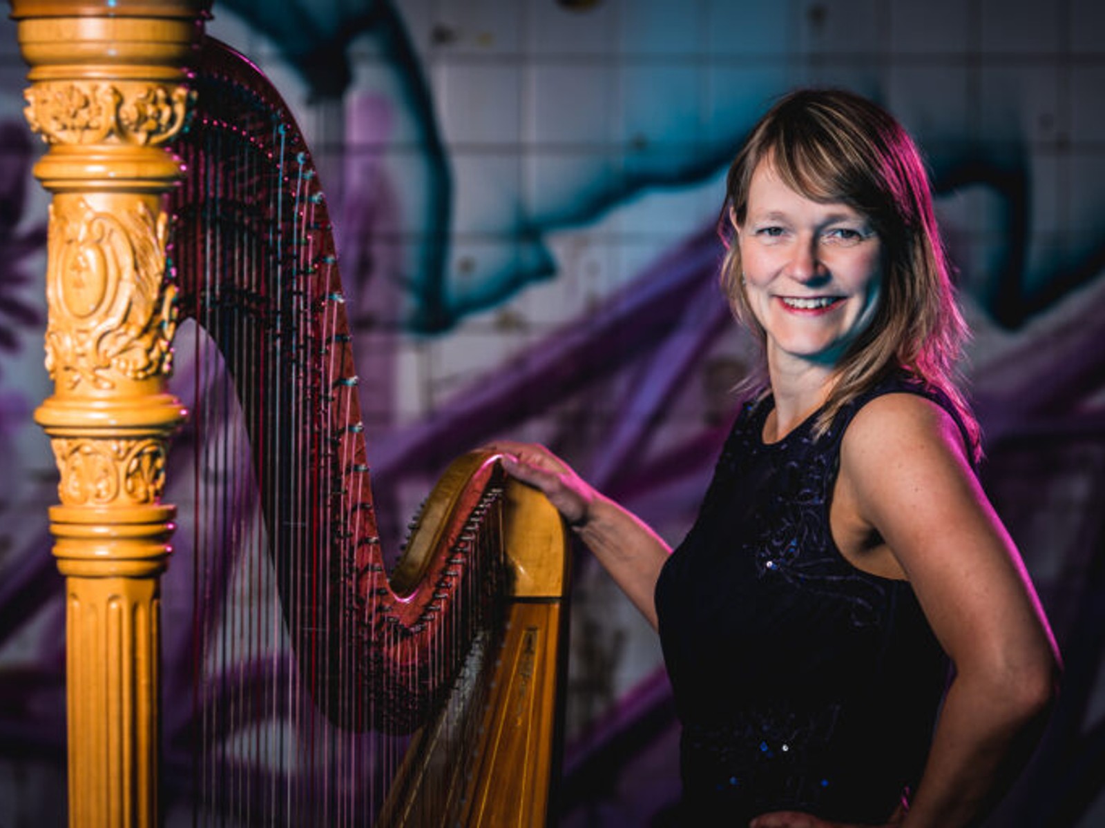 Merel Naomi, foto © Dennis Vloedmans.png